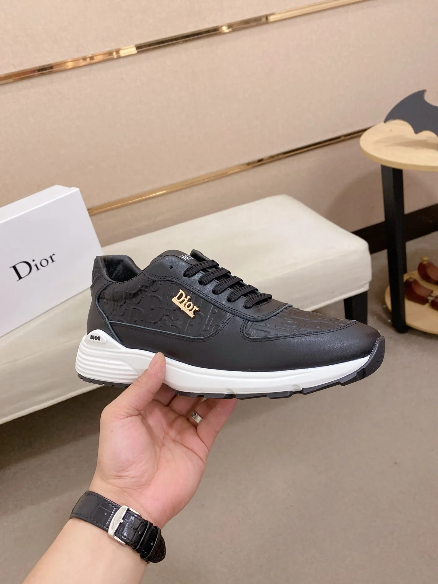 Men's shoes💰: 462💰 [Dior·Dior] New casual sports style men's shoes, new spring and summer design, perfect workmanship, lace-up style to create wardrobe quality, upper: imported first-layer cowhide, sheepskin lining is soft and comfortable, ultra-light TPU wear-resistant outsole, simple, versatile fashion men's shoes, excellent color code number 38--44. Can be customized 45 non-returnable